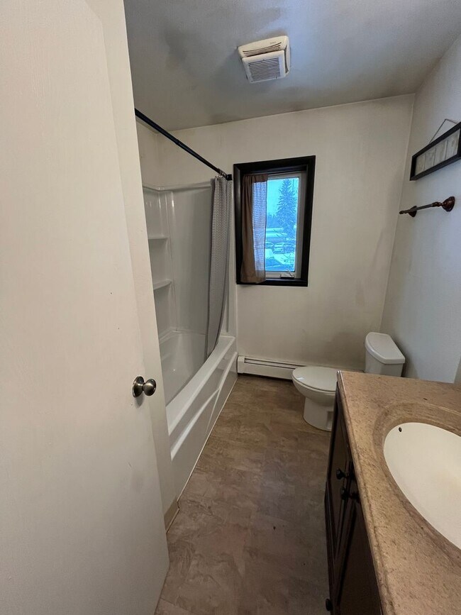 Building Photo - 29 Glacier Ave