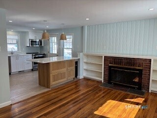 Building Photo - 18 Buttonball Rd