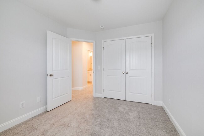 Building Photo - 25 Belleau Woods Cir