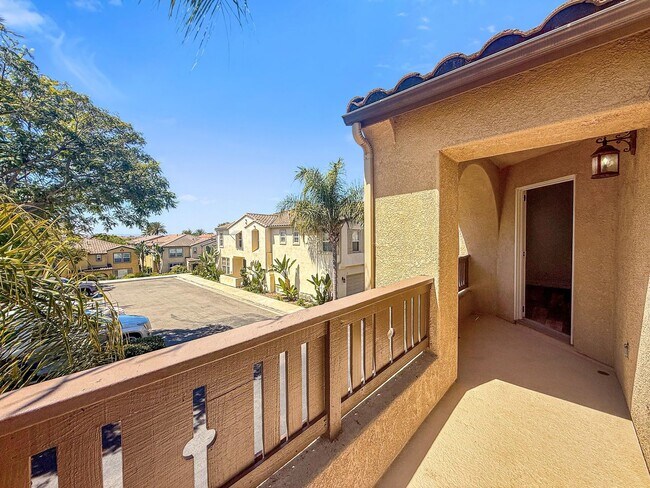 Building Photo - Charming 2BR/2BA Corner Unit in Otay Ranch!