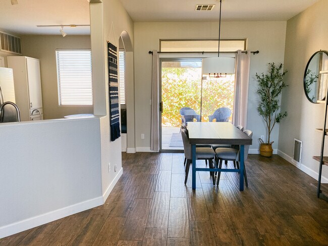 Building Photo - 14286 W Cora Ln