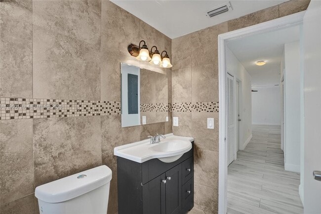 Building Photo - 5721 SW 11th St