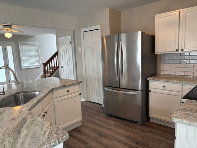 Building Photo - 118 Wyndward Ct