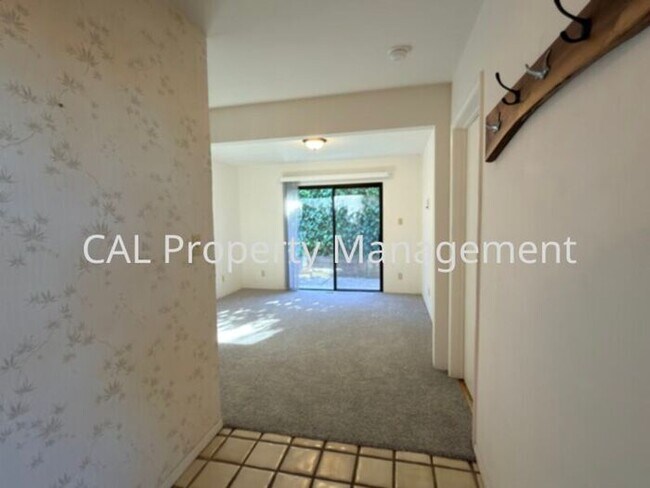 Building Photo - Beautiful 3-Bedroom Pebble Beach Home!