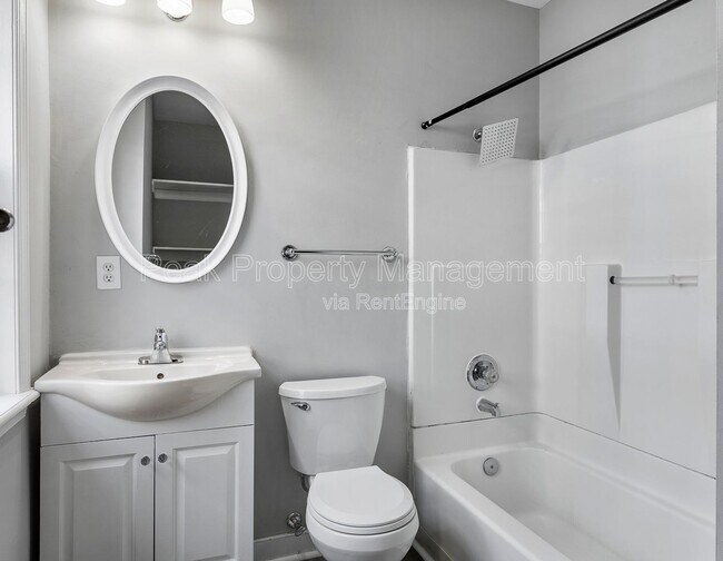 Building Photo - 612 N 32nd St