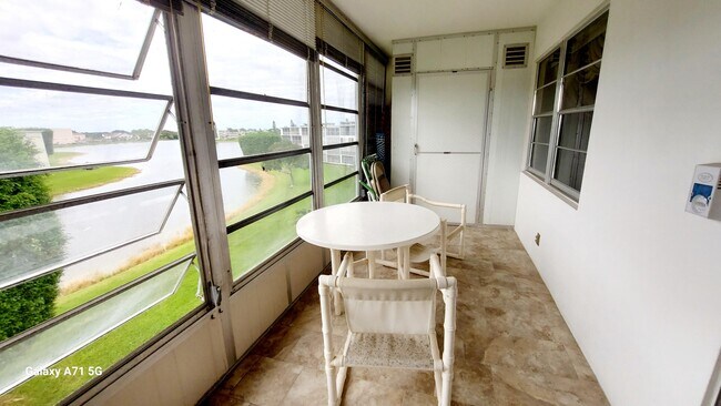 Building Photo - 4079 Cornwall D