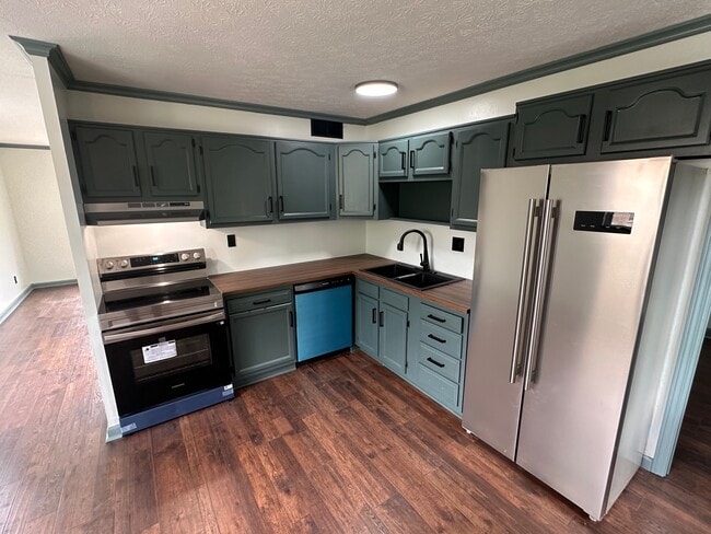 Building Photo - 5102 Invicta Dr