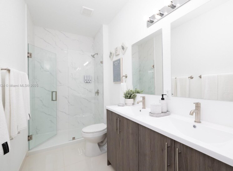 Building Photo - 1184 NW 2nd Ln