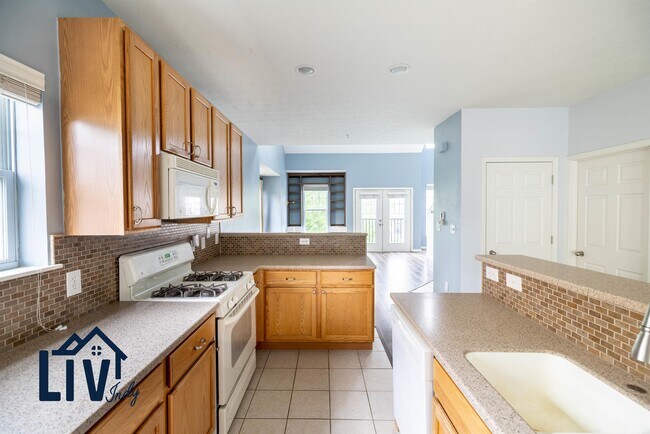 Building Photo - 6606 Reserve Dr
