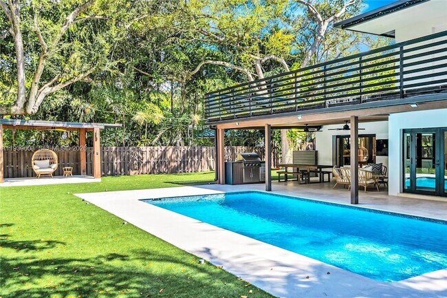 Building Photo - 11340 SW 74th Ct