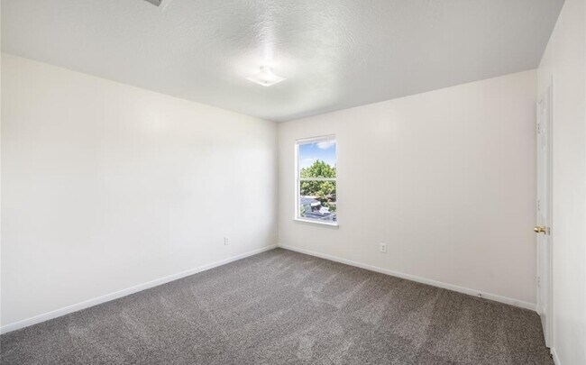 Building Photo - 19411 Kadabra Dr