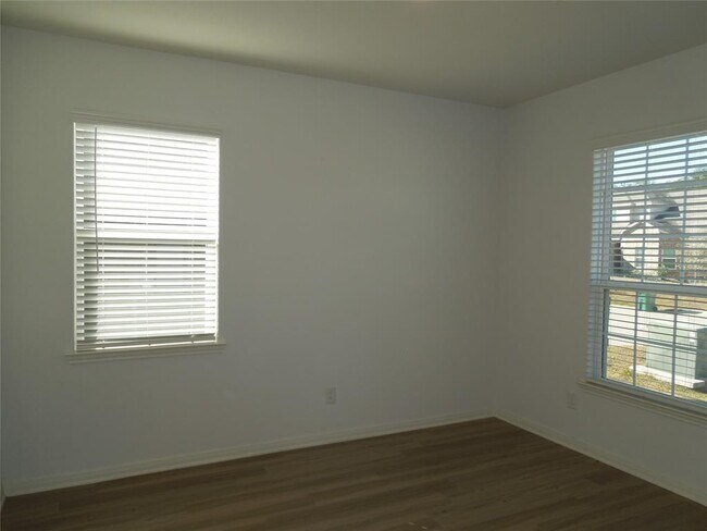 Building Photo - 10463 Red Cardinal Dr