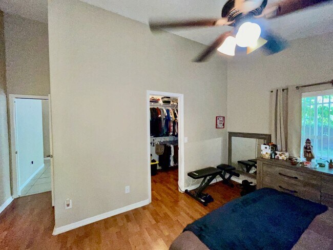 Building Photo - Modern 4-Bed, 2-Bath Solar-Powered Home Near UCF