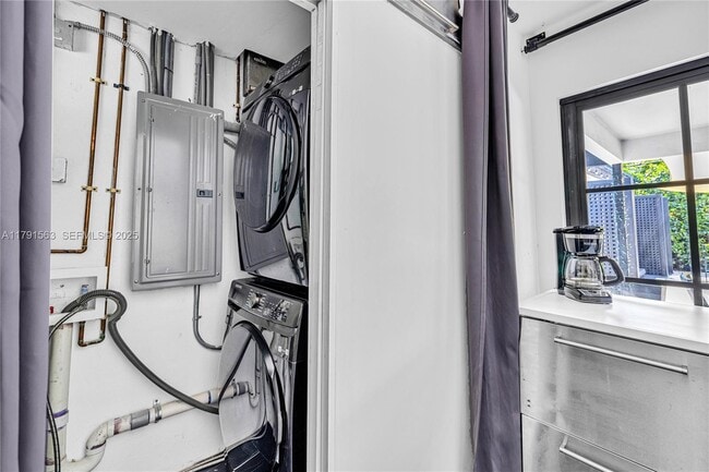 Building Photo - 560 NW 116th Terrace