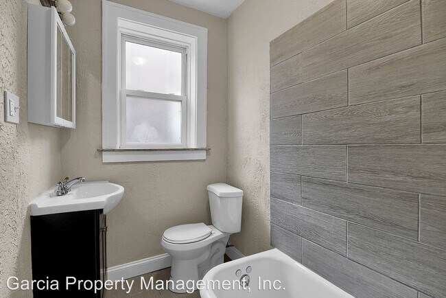 Building Photo - 5012-5014 Elenore Ave