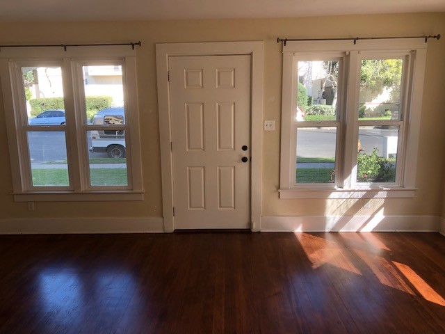 LIving Room - 1725 Granville Ave