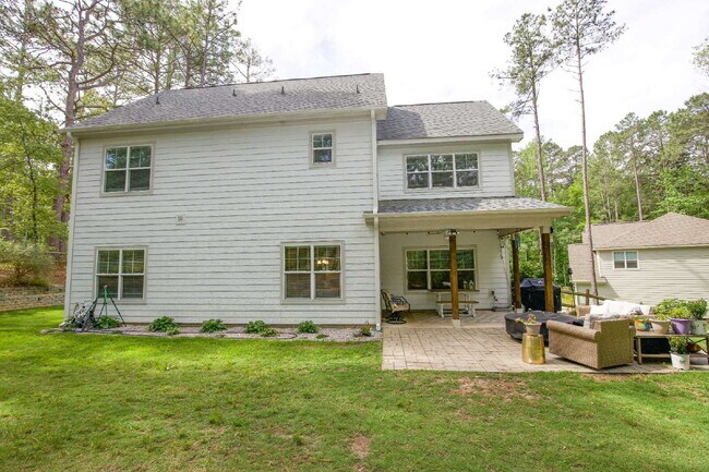 Building Photo - "Charming 4-Bedroom Retreat with Fireplace and 3 Full Baths in Aberdeen!"