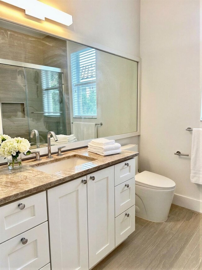 Building Photo - 10216 Lexington Estates Blvd