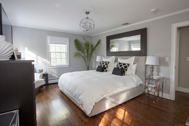 Building Photo - 38 Berndale Dr