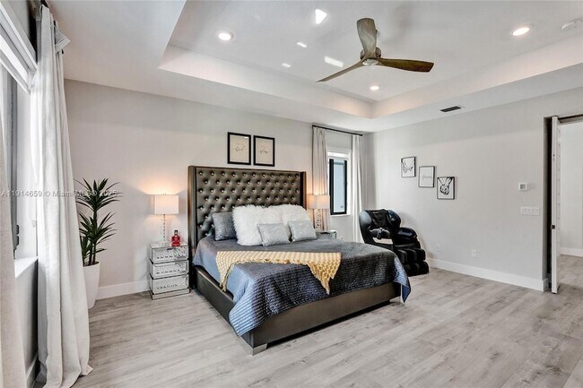 Building Photo - 10795 Oceano Wy