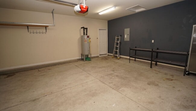 Building Photo - 147 Moonstone Ct