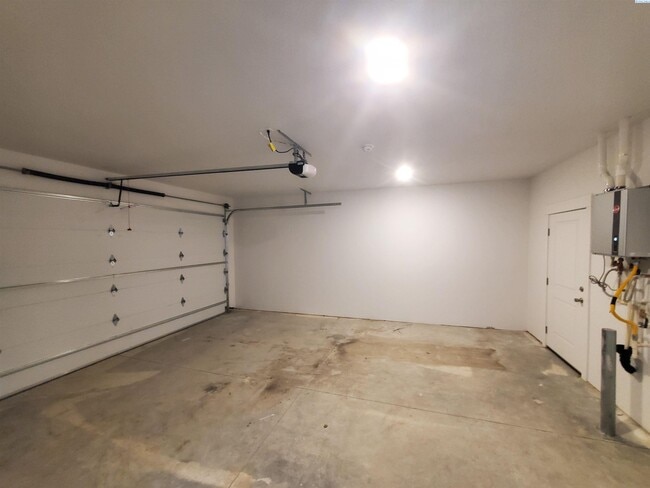 Building Photo - Brand New For Rent