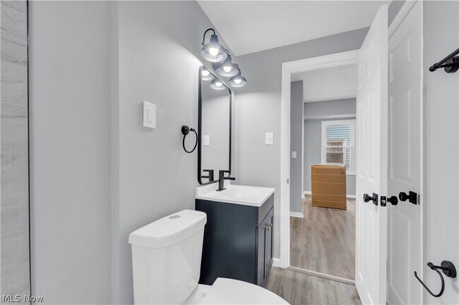 Building Photo - 3203 Ingleside Dr