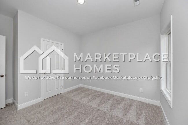 Building Photo - 174 River Pointe Dr