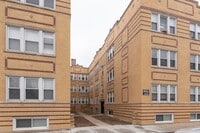 Building Photo - 4409 N Kenneth Ave