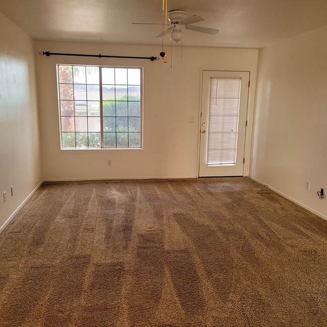 Building Photo - !!REDUCED RENT!!! Condo, 2 Bedroom, Southside