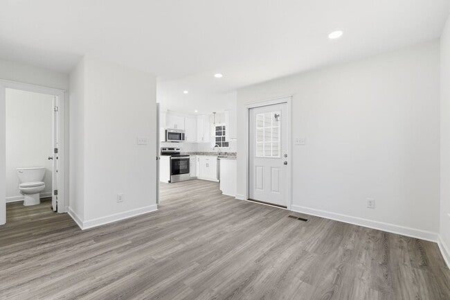 Building Photo - 12617 James River Dr