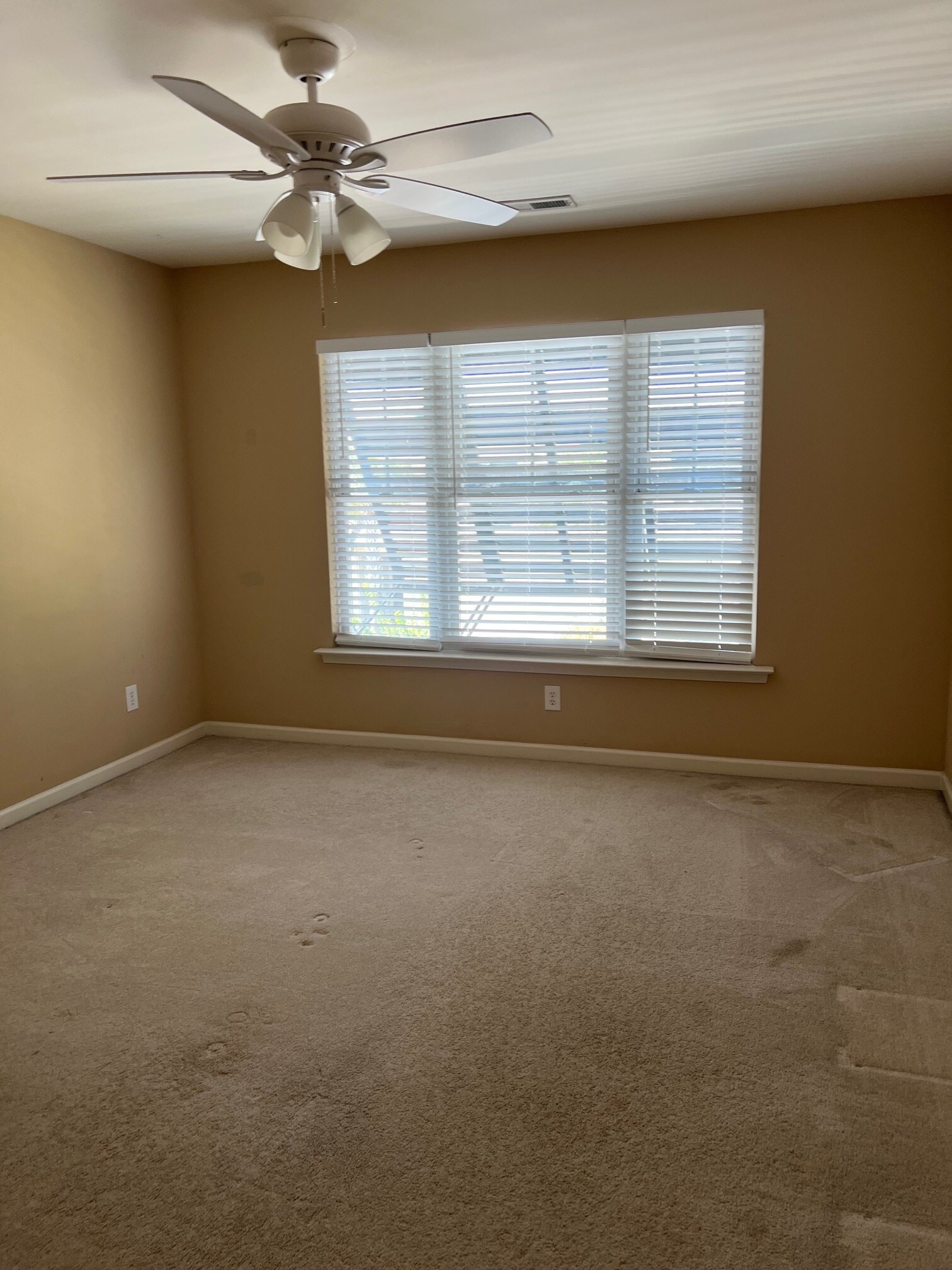 Building Photo - 129 Parmelee Dr