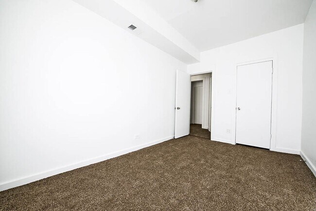 Building Photo - 7120-32 S Wabash Chicago, IL 60619