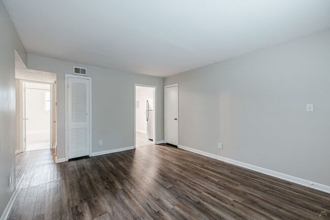 Building Photo - Second-Floor 2-Bedroom Premium Apartment | 850 SF