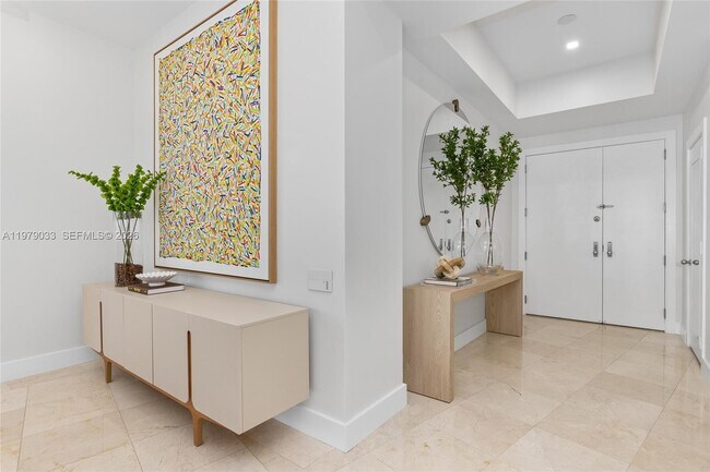 Building Photo - 808 Brickell Key Dr