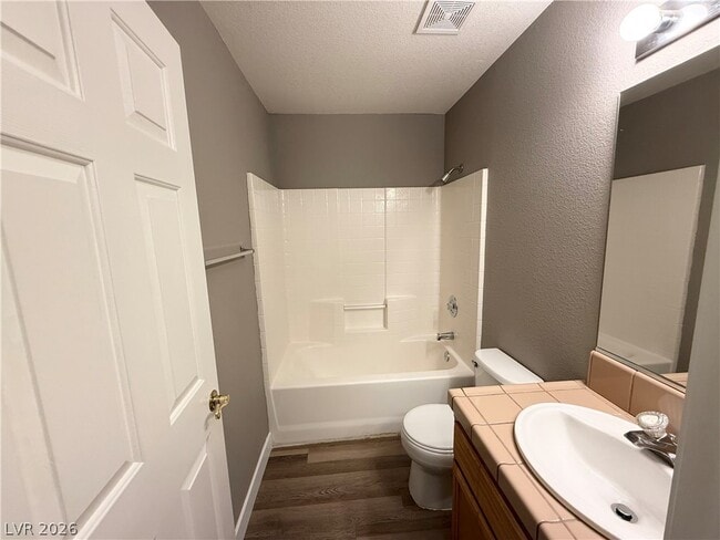 Building Photo - 452 Comstock Ave