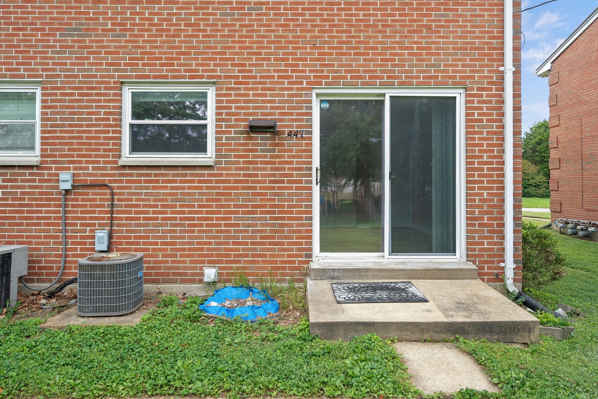 Building Photo - 447 Olian Dr