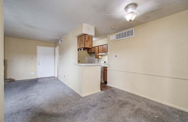 Building Photo - 9000 Bissonnet St