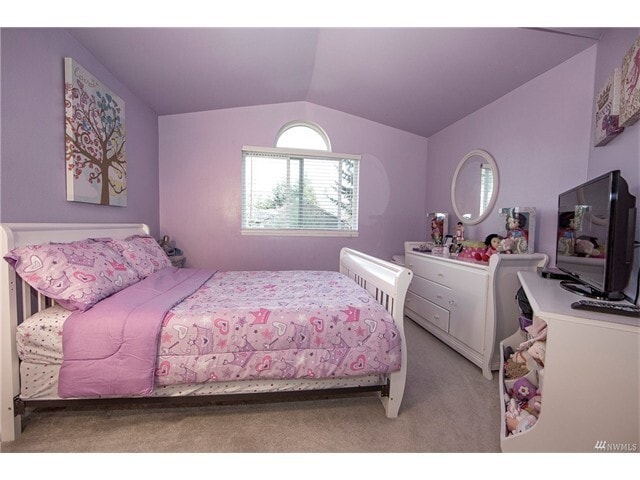 Building Photo - Beautiful Townhome 2 bedrooms and 2.5 bath...