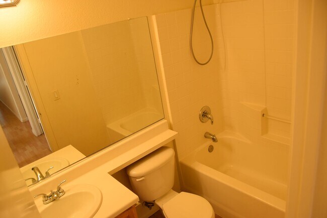 Building Photo - SINGLE STORY SOUTHWEST  HOME
