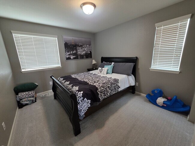 Building Photo - Stunning 4/3/3 Home in Banning Lewis Ranch!!!