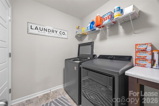 Building Photo - 1140 Streamside Ln