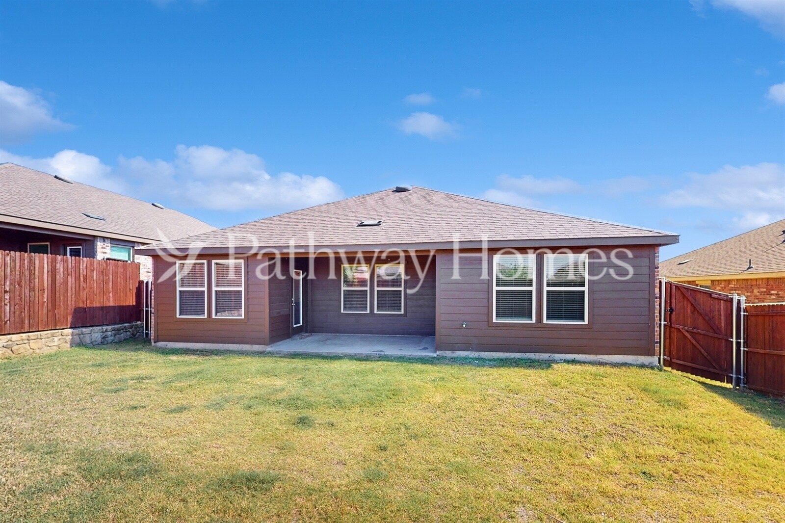 Building Photo - 957 English Dr