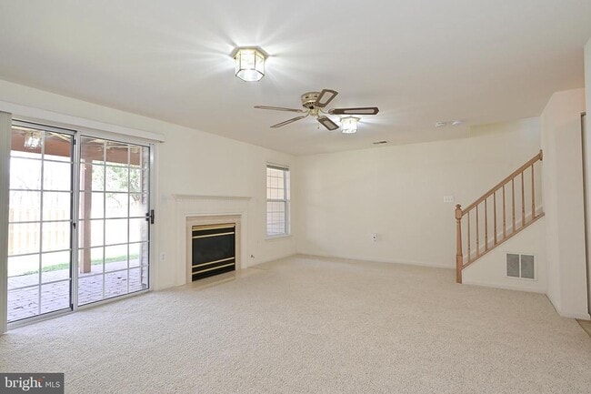 Building Photo - 7415 Gillingham Row