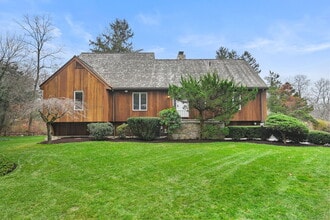 Building Photo - 144 W Norwalk Rd