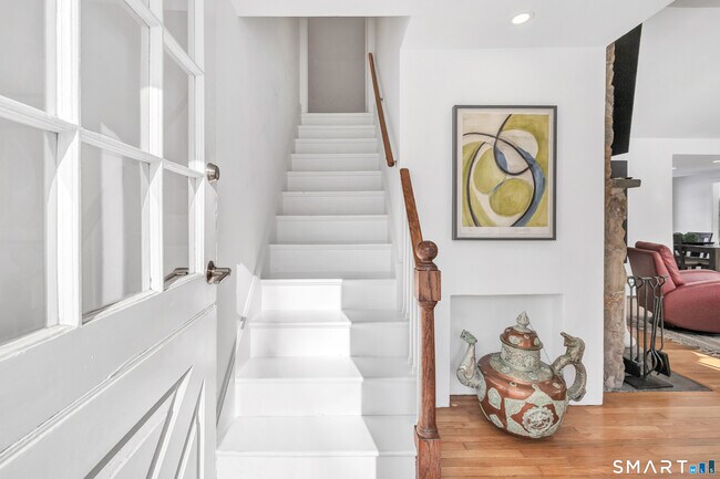 Building Photo - 70 Cranbury Rd