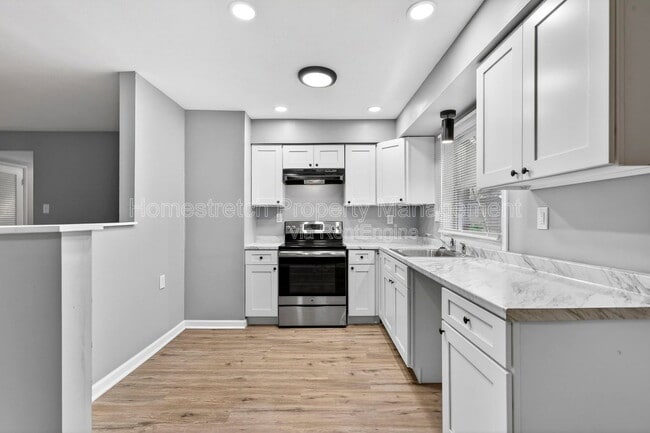 Building Photo - 1810 Mora Ln