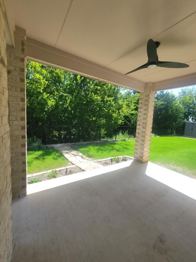 Building Photo - 1140 Barrix Dr