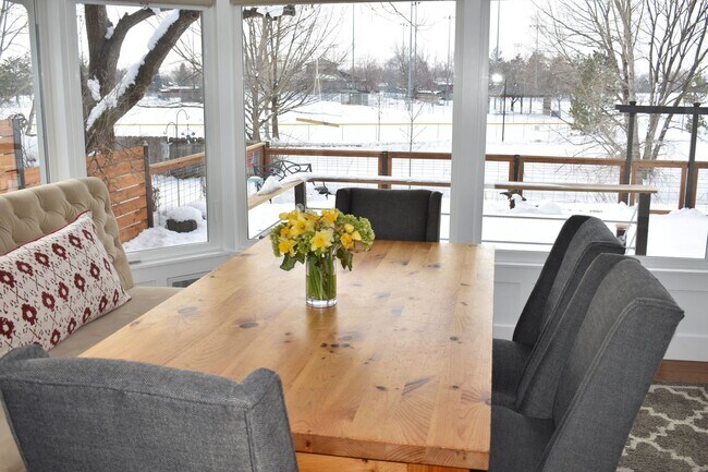 Building Photo - 1817 Tyler Ave