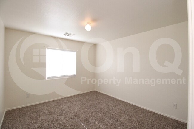 Building Photo - 3834 E Santa Fe Ln